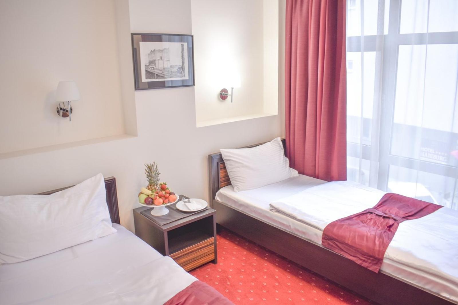 BH Hotel Hamburg Skopje Buitenkant foto