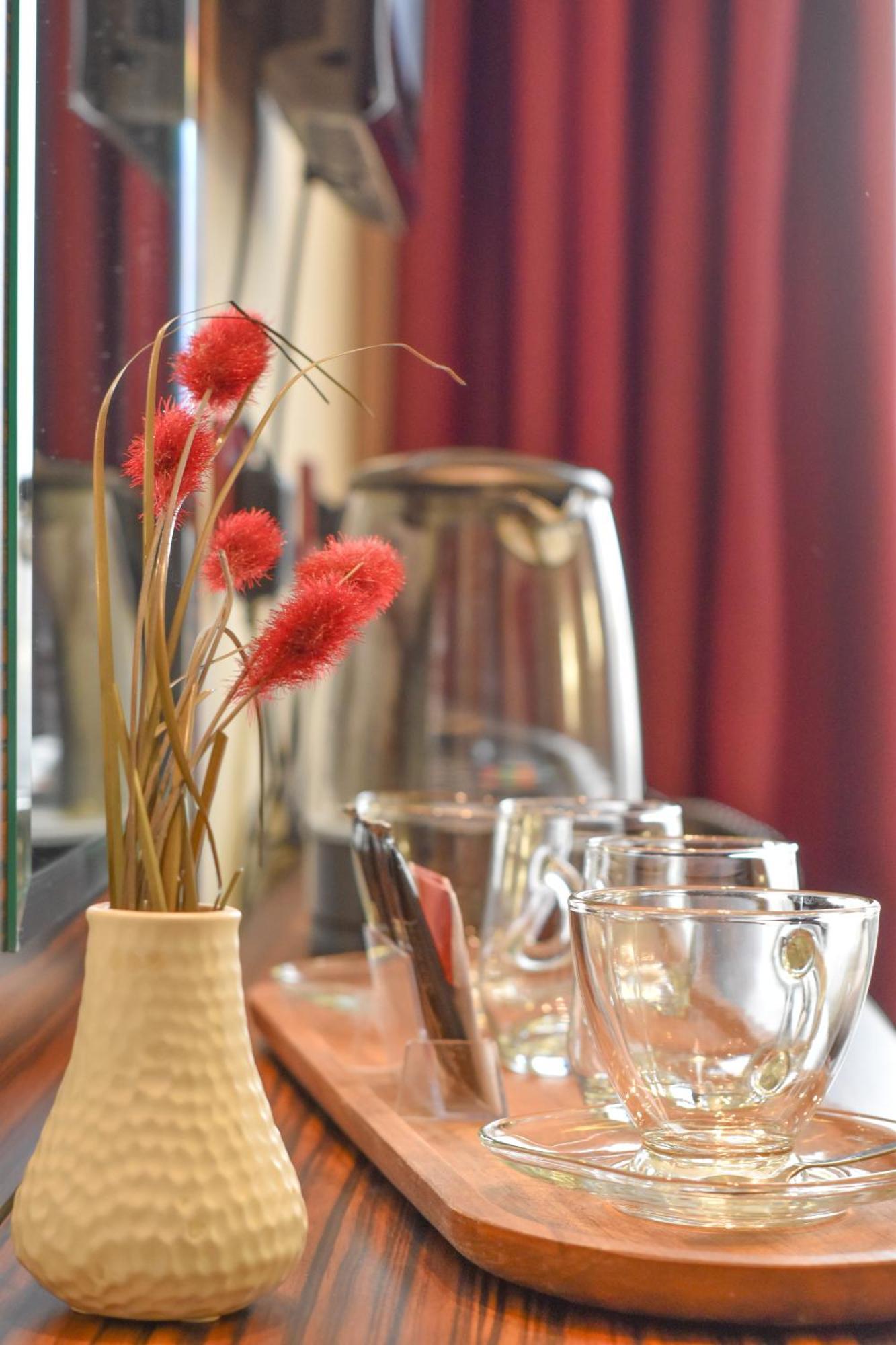 BH Hotel Hamburg Skopje Buitenkant foto